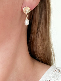 Seashell korvakorut makeanveden helmillä