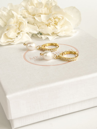 Zirconia makeanvedenhelmi korvakorut 