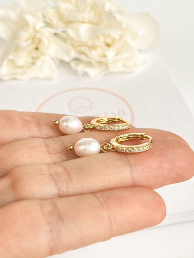 Zirconia makeanvedenhelmi korvakorut 