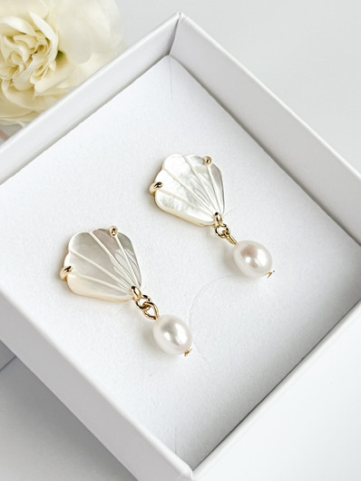 Elle Helmiäishelmi korvakorut