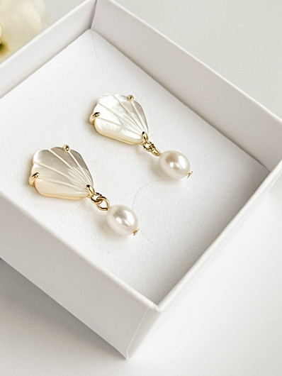 Elle Helmiäishelmi korvakorut