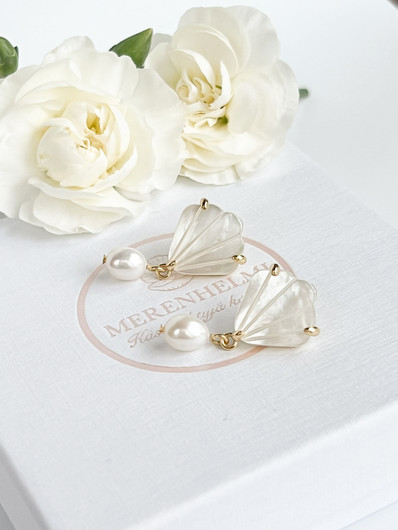 Elle Helmiäishelmi korvakorut