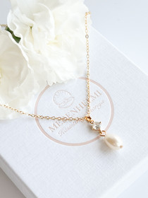 Zirkonia kaulakoru makeanveden helmellä