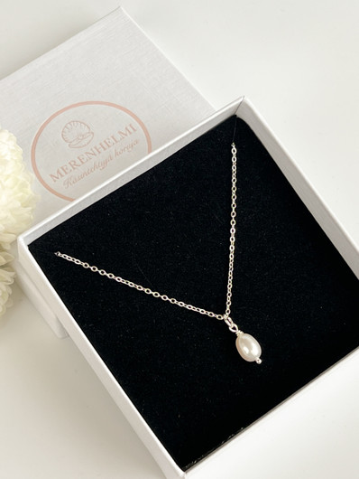 925 sterling silver  helmikaulakoru 