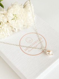 925 sterling hopea kaulakoru barokkihelmellä