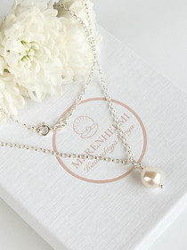 925 sterling hopea kaulakoru barokkihelmellä