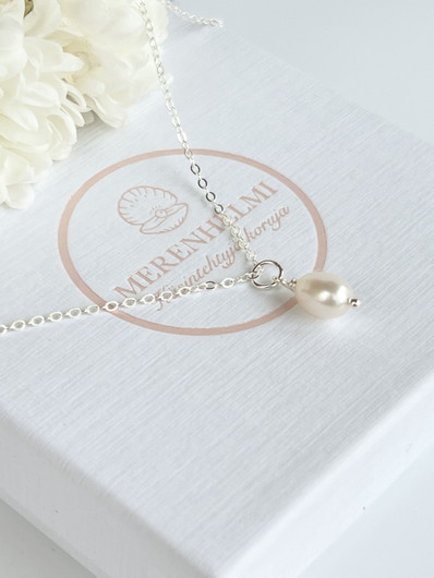 925 sterling silver  helmikaulakoru 