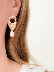 Alice korvakorut makeanveden helmillä