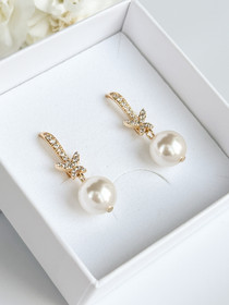 Lucia Pearl korvakorut krisrallihelmillä 