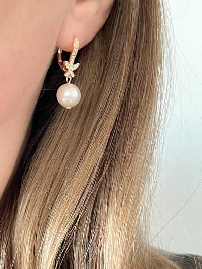Lucia Pearl korvakorut krisrallihelmillä 