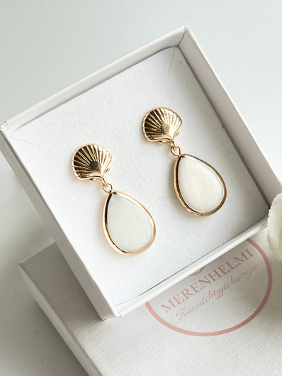 Helmiäishelmi seashell korvakorut
