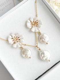 White Floral korusetti