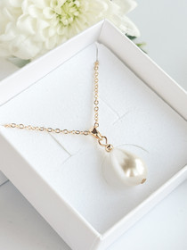 Pisara helmiäishelmi  kaulakoru