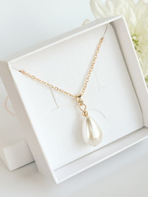 Pisara helmiäishelmi  kaulakoru