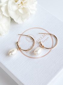 Puolirengas  makeanvedenhelmi korvakorut 