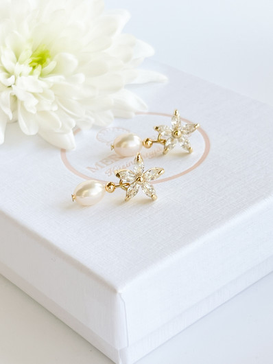 Zirkonia kukkakorvakorut  