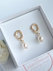 Brianna korvakorut makeanveden helmillä