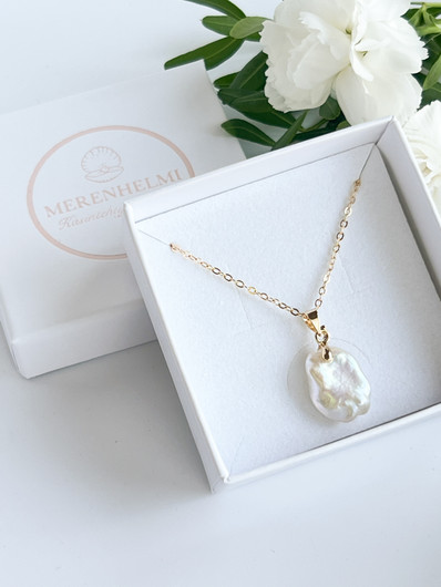 Makeanveden Keshihelmi kaulakoru 