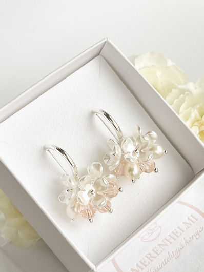 Evelyn silver silk korvakorut 