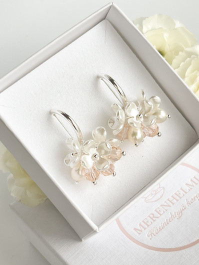 Evelyn silver silk korvakorut 