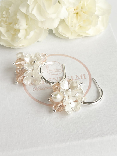 Evelyn silver silk korvakorut 