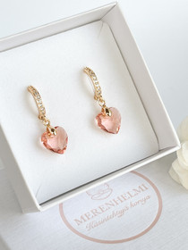 Kristallisydän cubic zirkonia korvakorut.