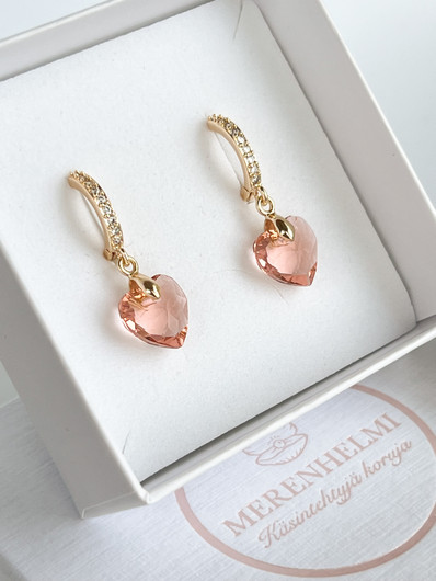Kristallisydän cubic zirkonia korvakorut.