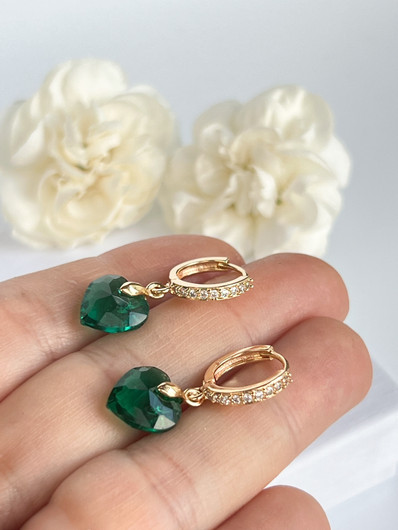 Kristallisydän Emerald cubic zirkonia korvakorut.