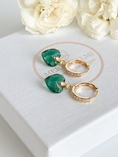 Kristallisydän Emerald cubic zirkonia korvakorut.