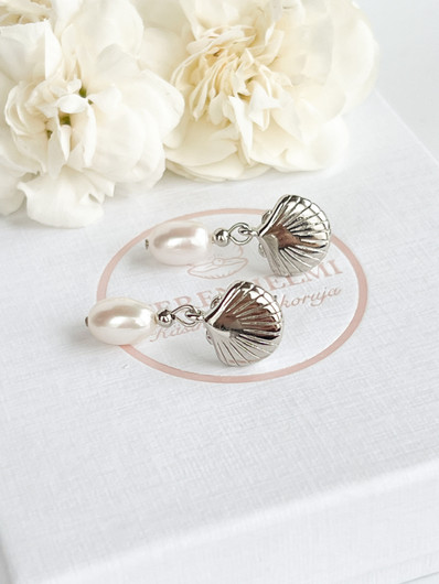 Seashell silver korvakorut makeanveden helmillä