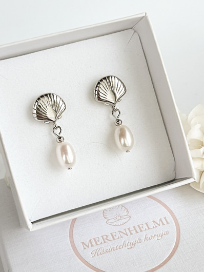 Seashell silver korvakorut makeanveden helmillä
