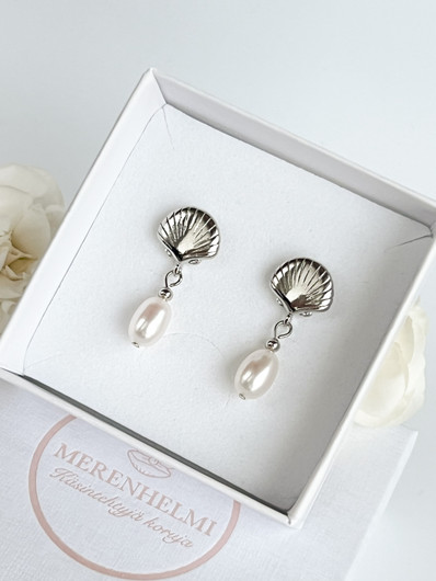 Seashell silver korvakorut makeanveden helmillä