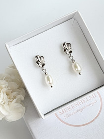  Eva korvakorut makeanveden helmillä