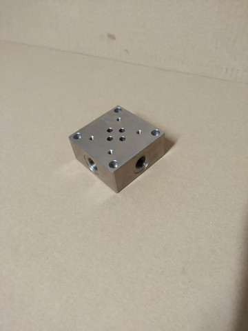 Cetop pohjalaatta sivulähdöillä 3/8