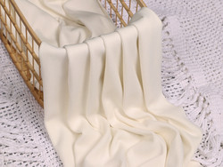 *Ryppyinen pakanloppu, lievä II-laatu* PALA n. 115 cm: Ribbiresori, cream