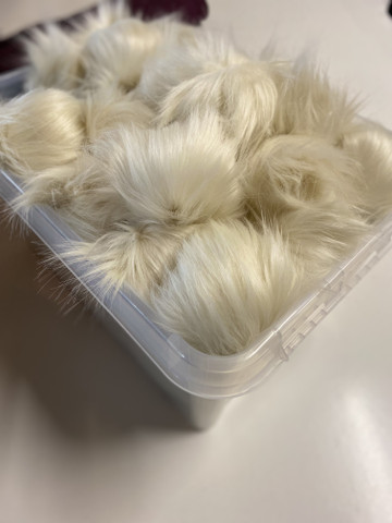 Muhkea keinokarvatupsu 15 cm, luonnonvalkoinen