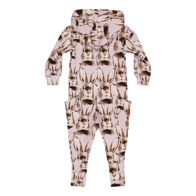 Collegehaalari Bunny, Lily