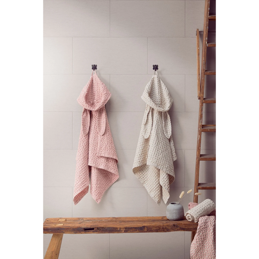 Huppupyyhe Pupu, Sand