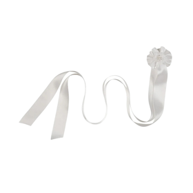 Satiininen kastenauha helmillä, valkoinen