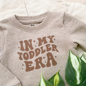 Silityskuva teksti: In My Toddler Era - Eri värejä