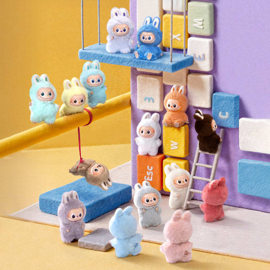 Pop Mart Labubu: Pin For Love (A-M) Blind Box Avaimenperä