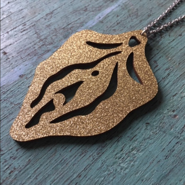 Kokonainen kaulakoru glittekulta