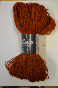 Pirtin Kehräämö karstalanka värjätyt