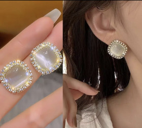 Square with Sparkling korvakorut