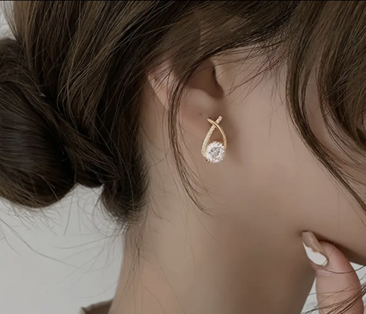 Don´t be Like Others korvakorut