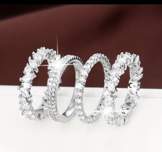 Pure Sparkling sormukset