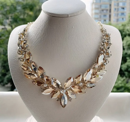 Royal Diamonds kaulakoru