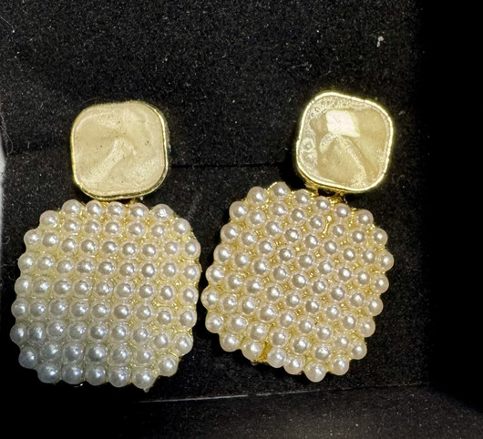 Just keep hanging korvakorut