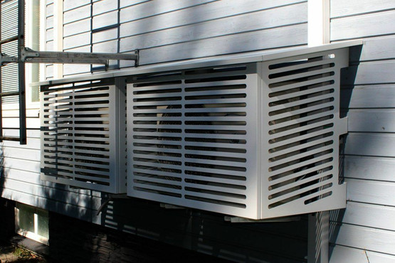 Ilmalämpöpumpun ulkoyksikön suojakotelo Kiilax metalli, valkoinen