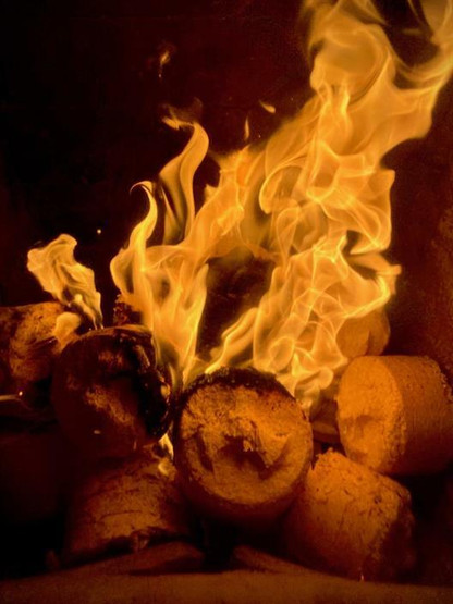 HOT-briketti / havupuu 240 kg teholava kaikkiin tulisijoihin